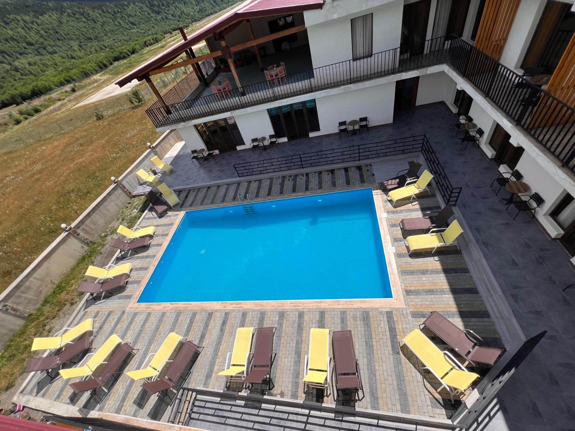 Anne'S Hotel In Mestia Exterior photo